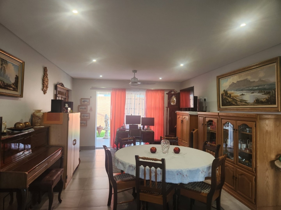 3 Bedroom Property for Sale in Dormehls Drift Western Cape